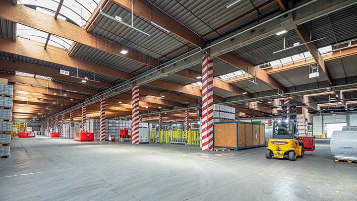 Kronospan spart mit smarter LED-Beleuchtung