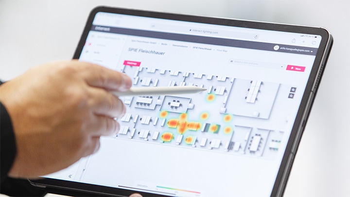 Datenanalysen auf einem Tablet