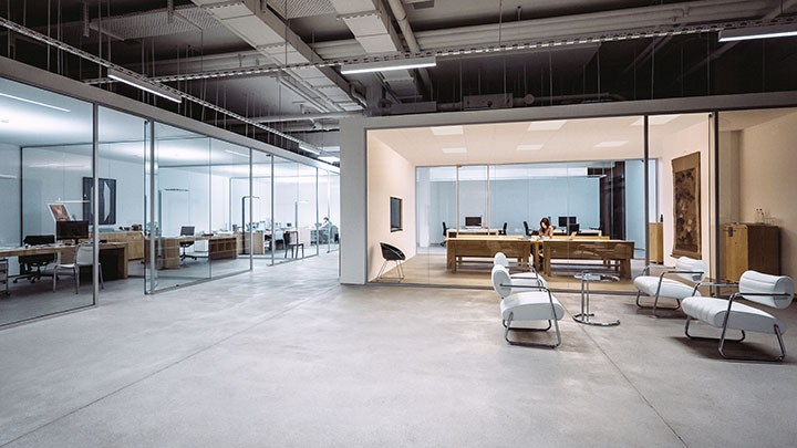 Malá firma modernizovala kanceláře propojeným osvětlením