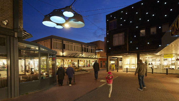 Creación de un centro urbano vibrante: iluminación inteligente